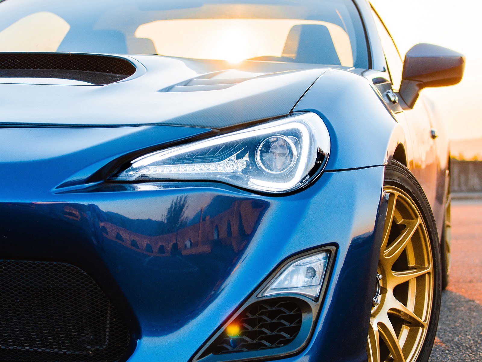 Do car insurance companies check police records?